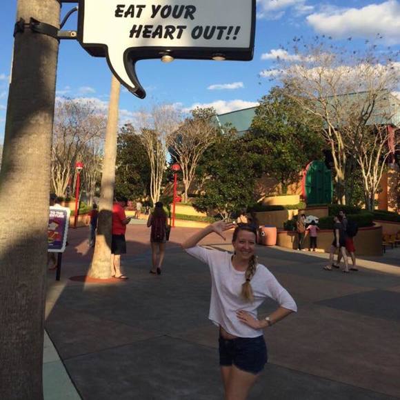 Meet your Posher, Candice - Picture 2 of 3